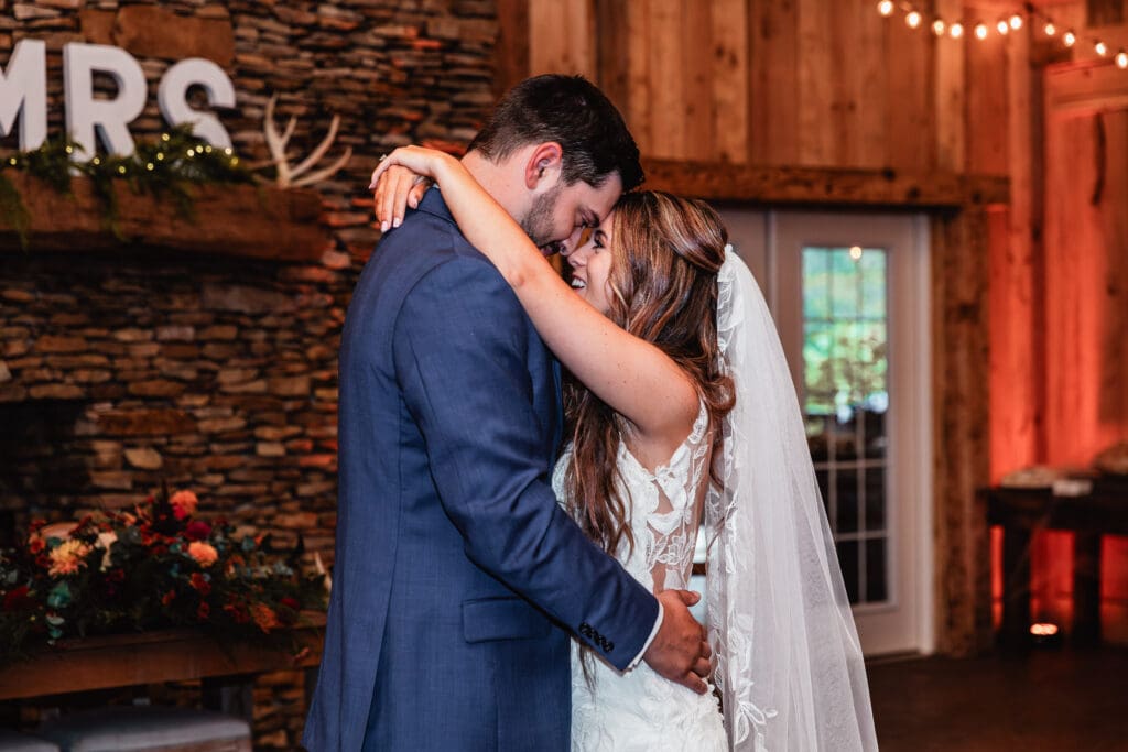 Newlyweds share their first dance at Hinckston Run Farm