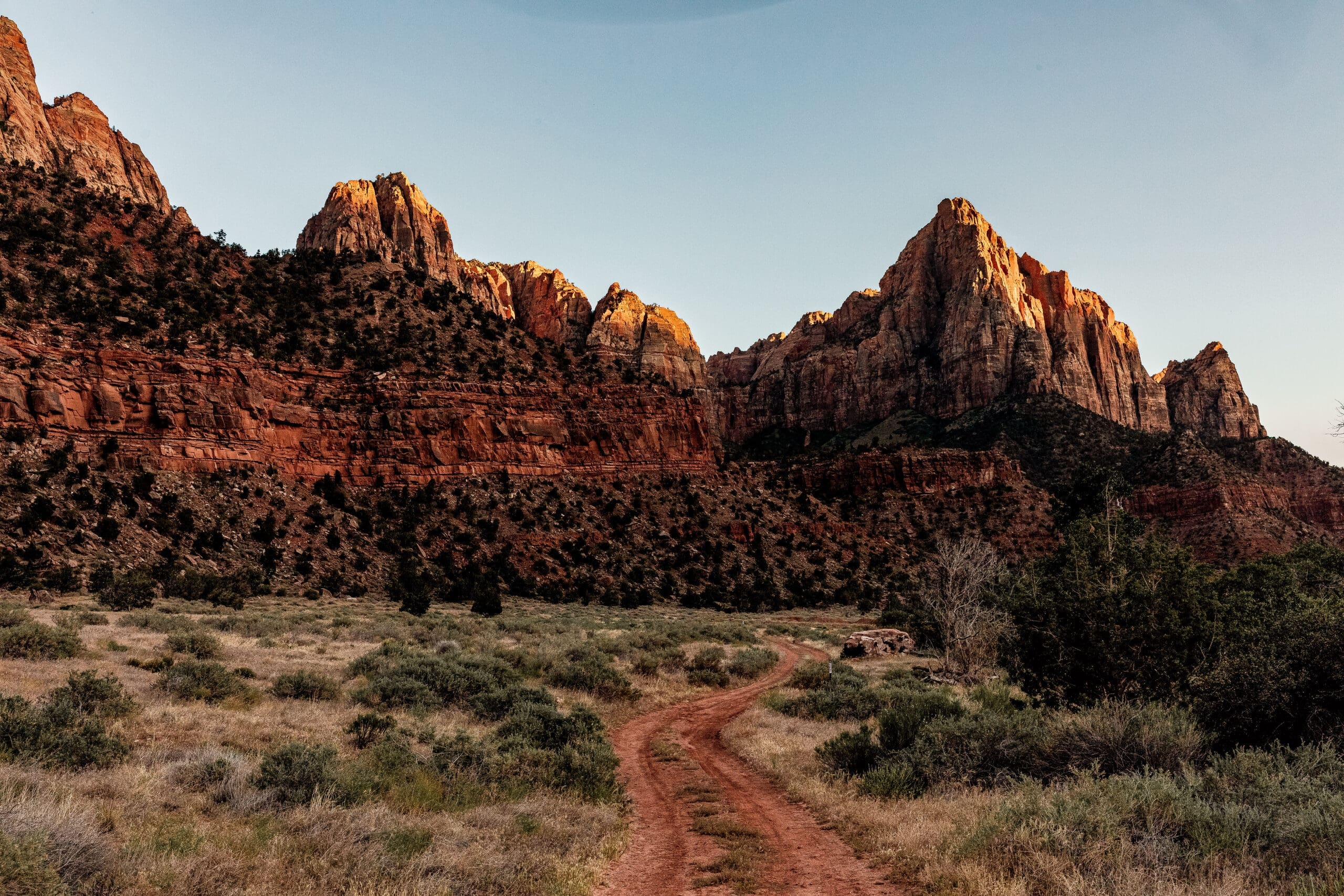Mountain views along the Pa’rus Trail in Zion National Park, a scenic Zion elopement location for couples exploring Utah